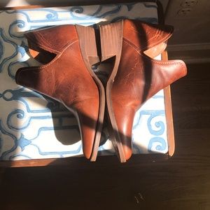 Steve Madden Austin side slit bootie